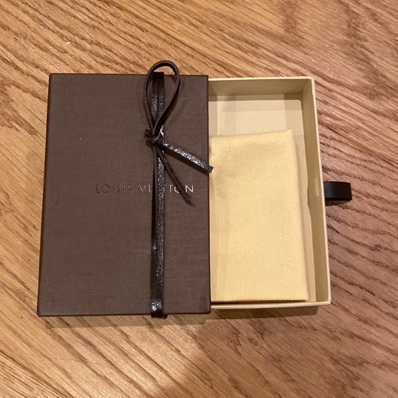 Louis Vuitton box - Picture 2 of 6
